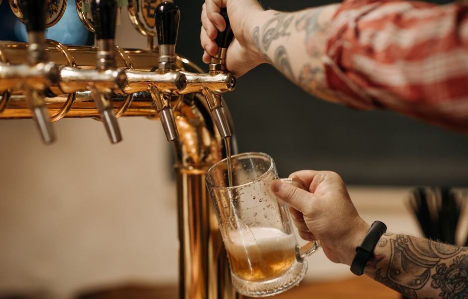 맥주 쿨러 – 유리 쿨러는 편리한 가전제품입니다!